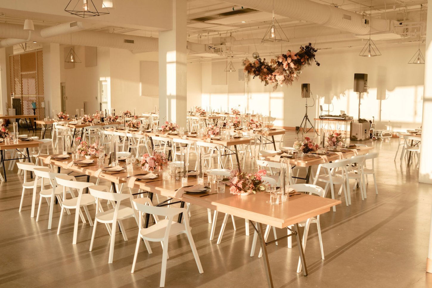 Modern black and pink wedding in the spring